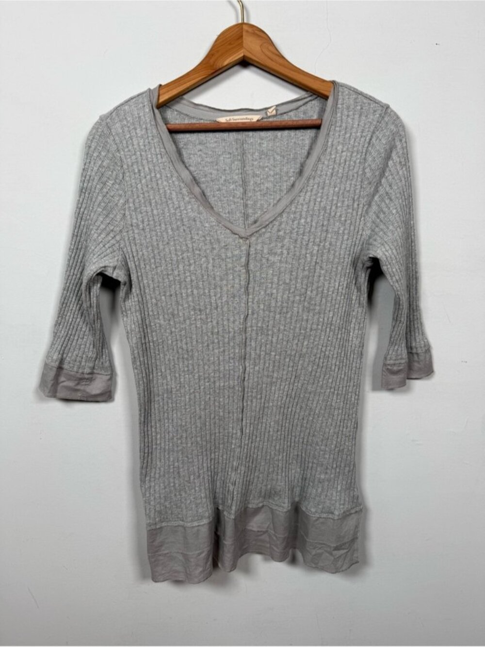 Soft Surroundings Kanyin Tunic Top Gray Ribbed V-Neck Knit Trim Size M